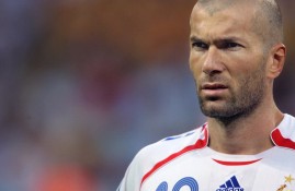 电子竞技官网-字母哥迎来二十赛季高光表现，美国队球迷沸腾！